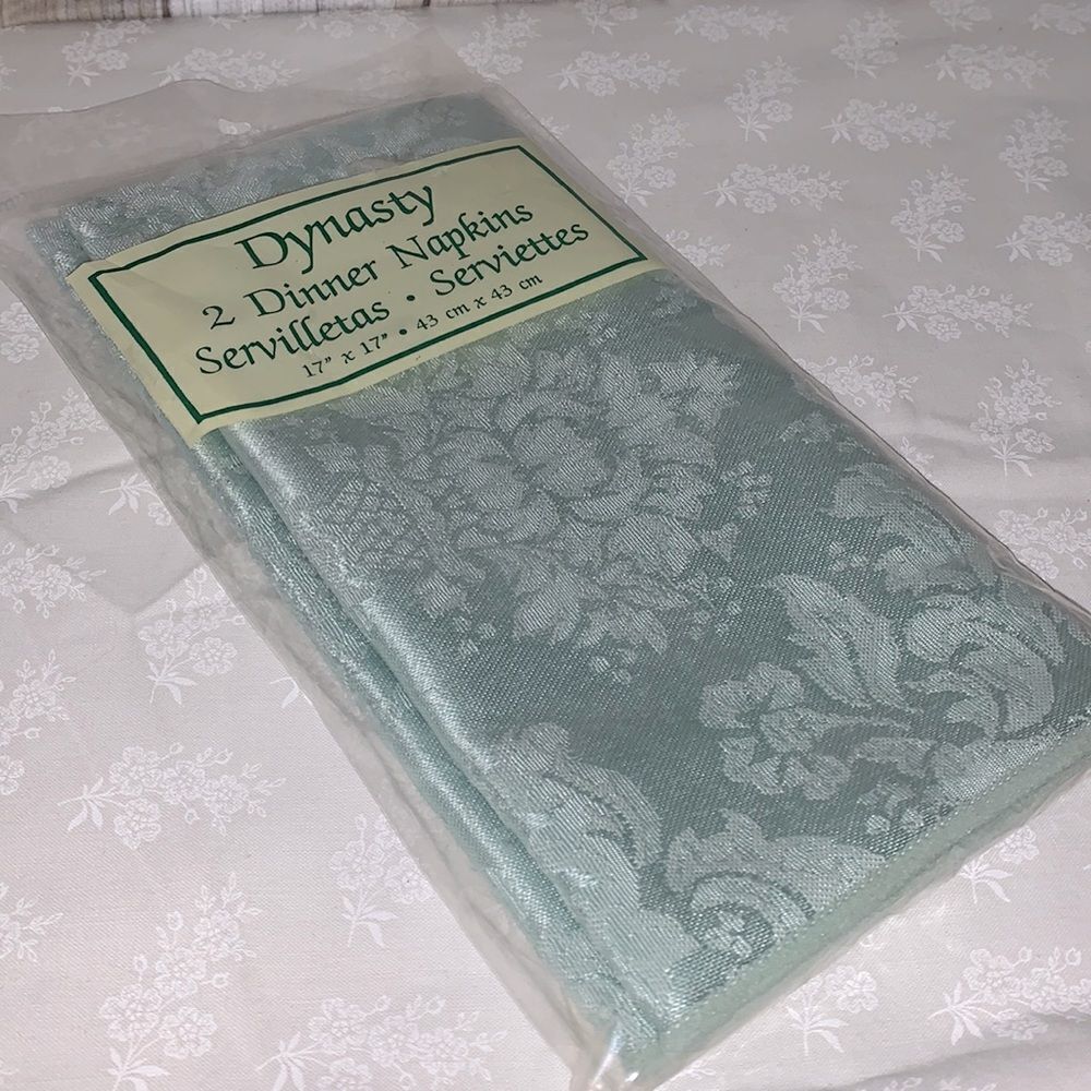 ‎NWT Vintage Sage Green Napkins. Set of two